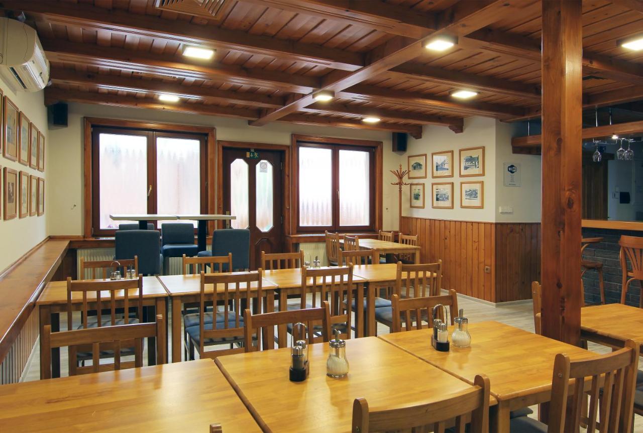 Penzion U Vlku Valtice Exterior photo